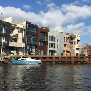 sustainable-suite-ndsm-area-near-city-centre.amsterdamhotelsnl.com/